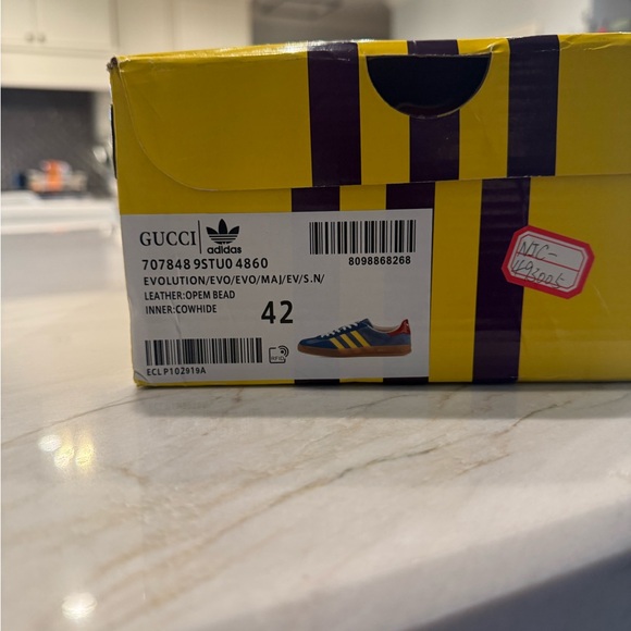 Gucci gazelle women’s turquoise suede sneakers.Brand new with original box. - Picture 2 of 4